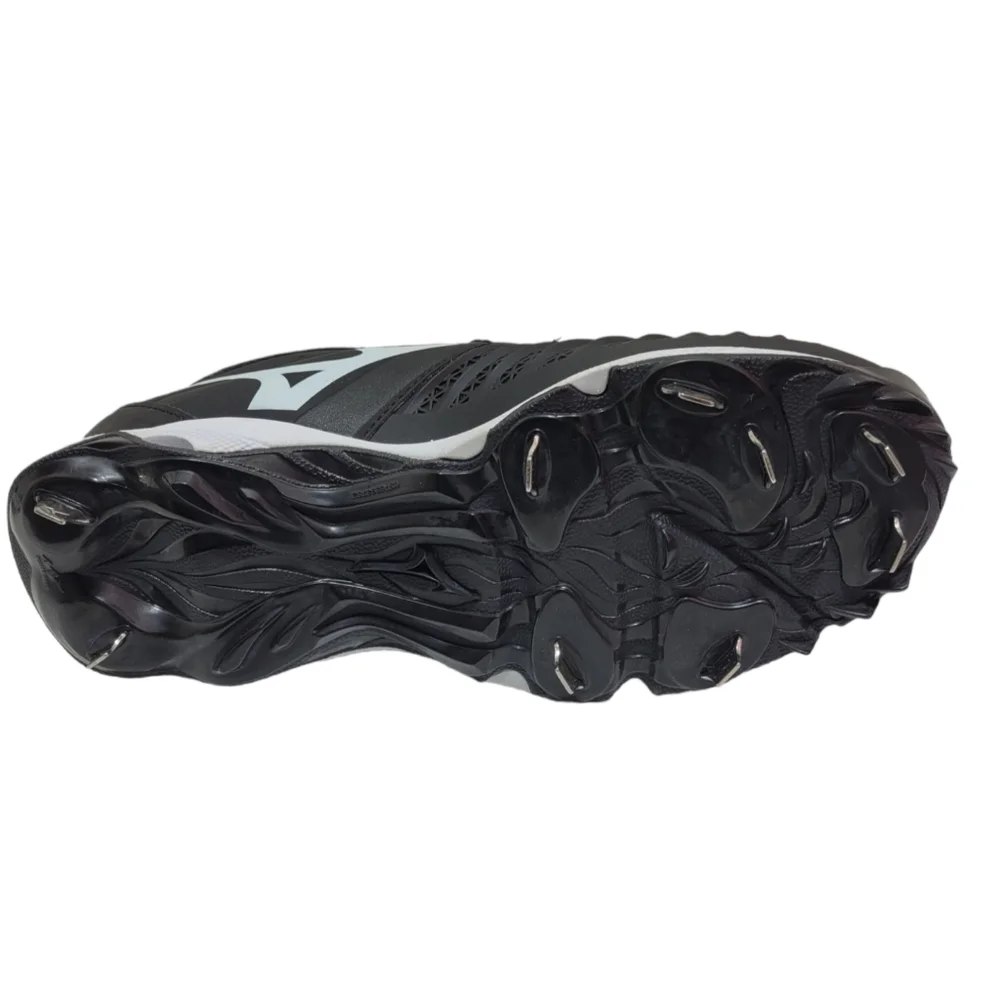 Mizuno Men's Black and White Athletic Cleats